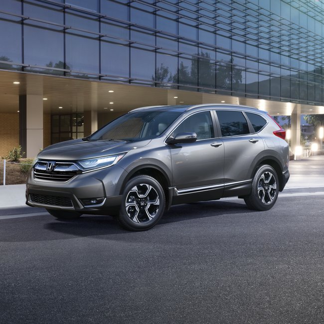 Honda_Autos's tweet image. La nueva Honda CR-V llegó para sorprenderte más de lo que esperabas. Diseño más deportivo, agresivo y moderno. Conducción más emocionante. Nueva tecnología Smart. #Vivíunpasoadelante #NewCRV