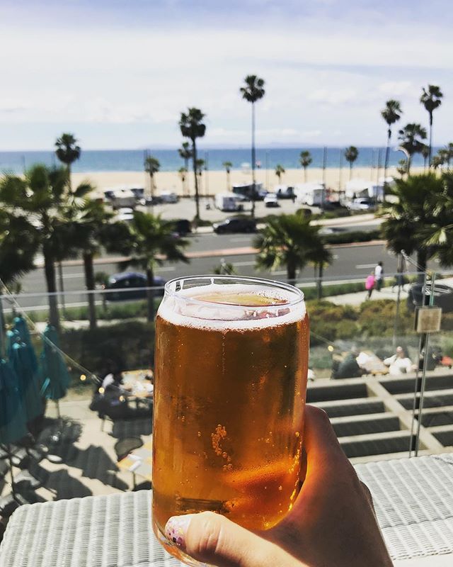 Tanners_HB's tweet photo. Cheers to you! Thank you for choosing @TannersHB  for this month's @OpenTable Diner's Choice Awards winner. Pic by @jmckinish #winnerwinner #TannersHB #thankyou https://t.co/xwLnLPd7Kk