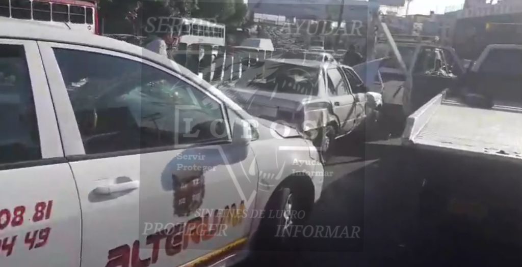 LobosGrupo's tweet photo. 🛑⚠🛑⚠ accidente en Tollocan a la altura del IMSS dirección Zinacantepec🛑⚠🛑⚠🐺🔵 https://t.co/Qckj5RgD5r