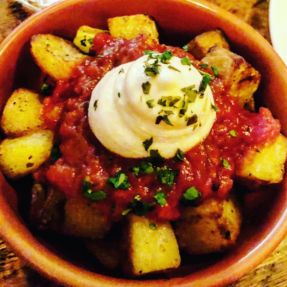 honorarymanc's tweet photo. Beautiful food at @ElGatoNegroFood this evening #manchester #manchesterblogger #mancmade #tapas #spanishfood #mcr #foodporn #foodphotography #foodpassion #foodstagram #foodblogger #foodie #patatasbravas #croquetas #saltcod #heritagetomatosalad #mcrblog https://t.co/22lpxrRCBi