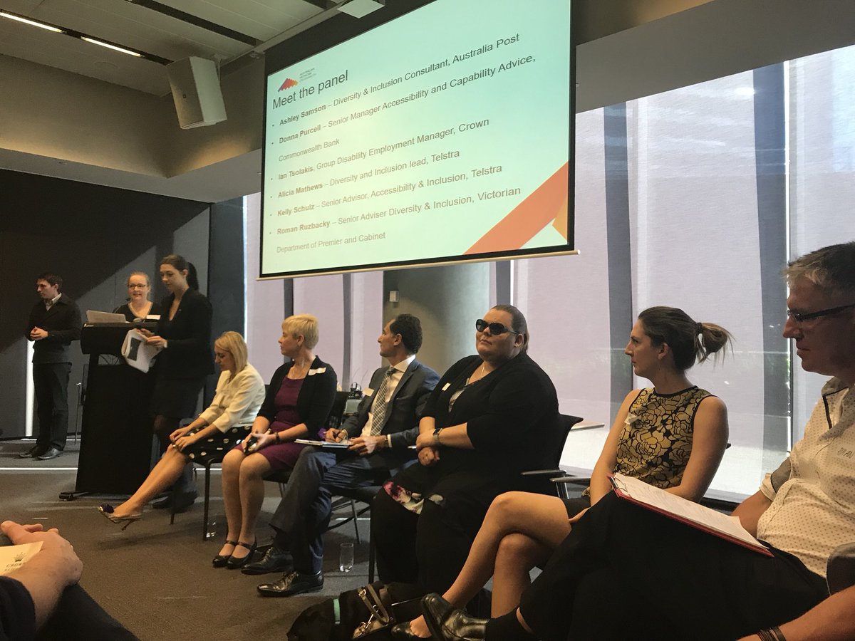 Christine Linden tweet media