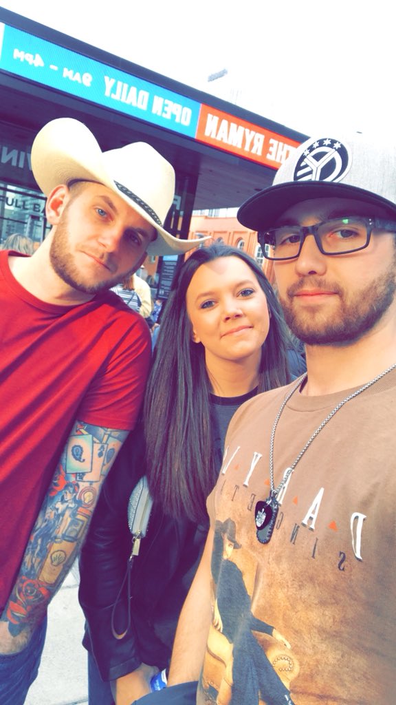 AlecTaylorMusic's tweet photo. We miss you Daryle! https://t.co/lkqk38KhvK