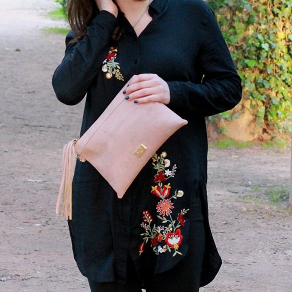 RokCork's tweet photo. The Medlyn Cork Leather convertible clutch in beautiful spring colors.  Check out the full selection. https://t.co/1QJoK9nGwu