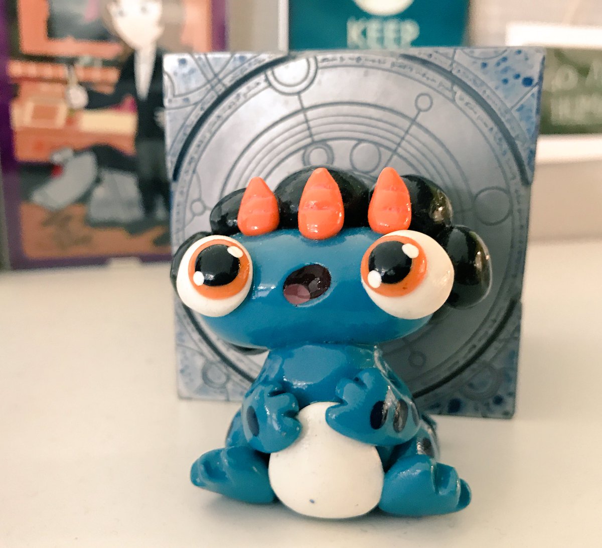 CatherineJersey's tweet photo. I adopted my wee #Stompadon from @eattoast3 this weekend at #ReGen4. Stompy loves his new home and enjoys playing with his very own siege/mode TARDIS. Aww! https://t.co/CZEVMboKnW
