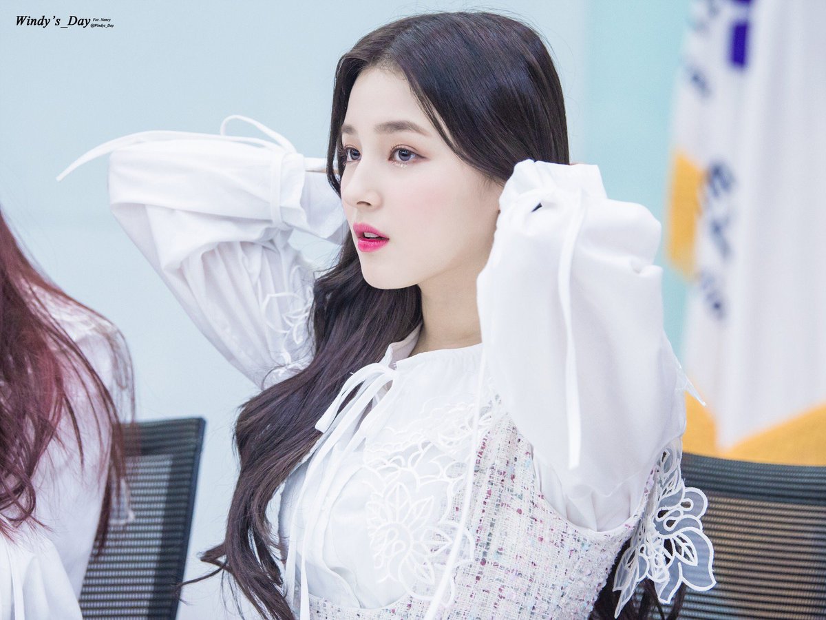 nancypicture's tweet photo. she’s incredibly beautiful ♡ https://t.co/duD8zJltAQ
