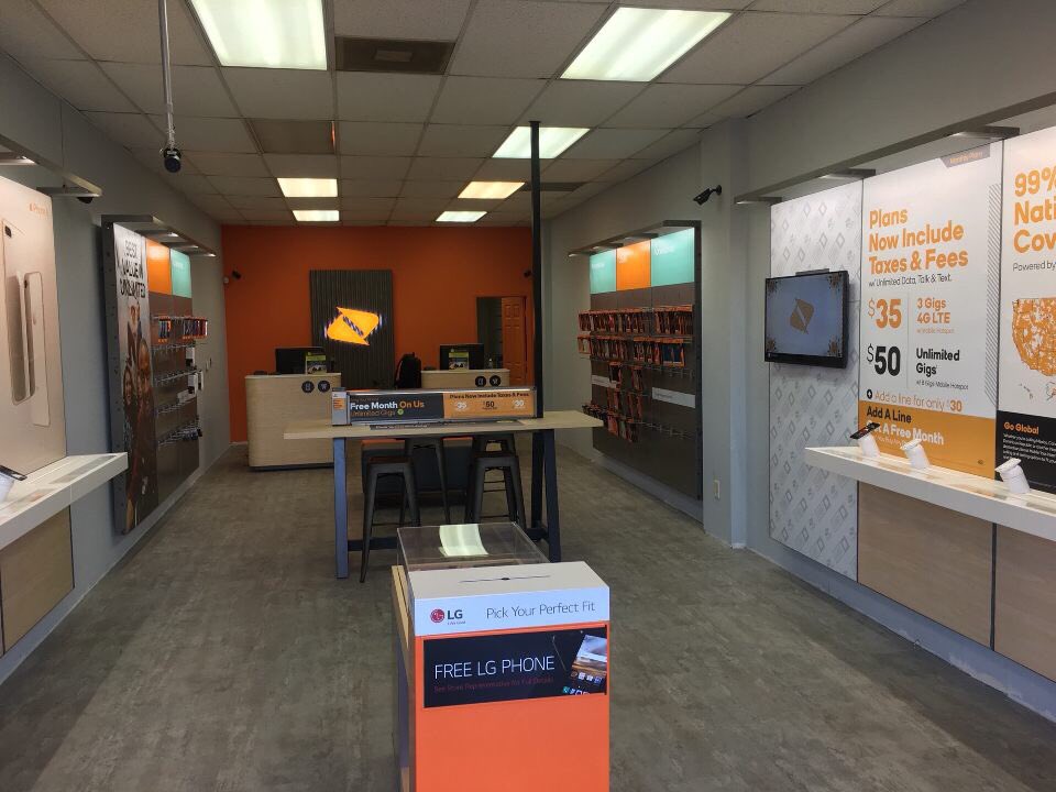 xtreme_cellular's tweet photo. Xtreme cellular 4.0 in Long Beach now open for business 6159 Atlantic Ave https://t.co/zAFJ06lA9d