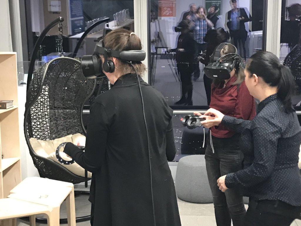 seanmarnold's tweet image. @urbanfoxe virtually experiencing shopping with physical impairments in @Isobar Common Ground #VR @g4c #XR4C