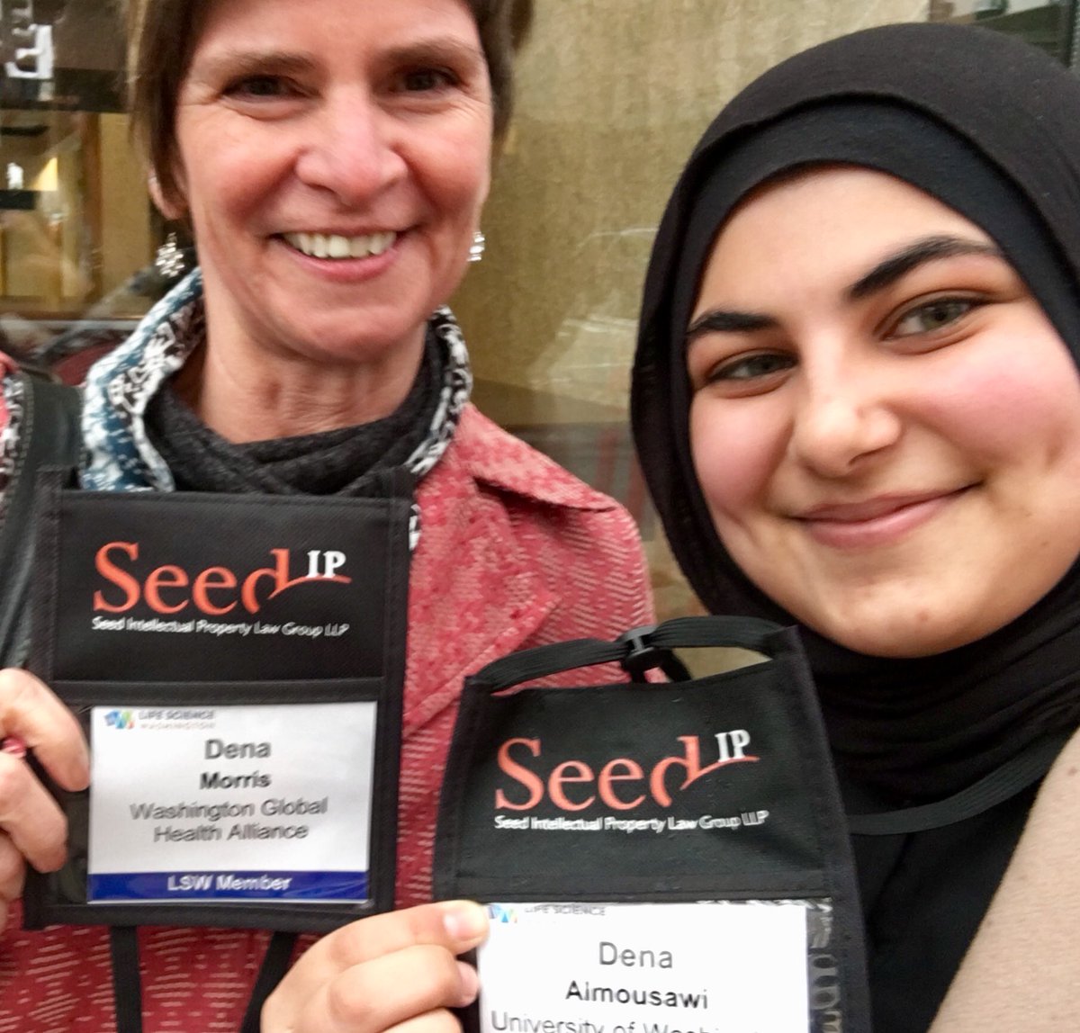 mydogmisspearl's tweet photo. “BTW,” she said. “My name is Dena.” This has never happened to me before! #LSINW18 https://t.co/lCquBcpo44