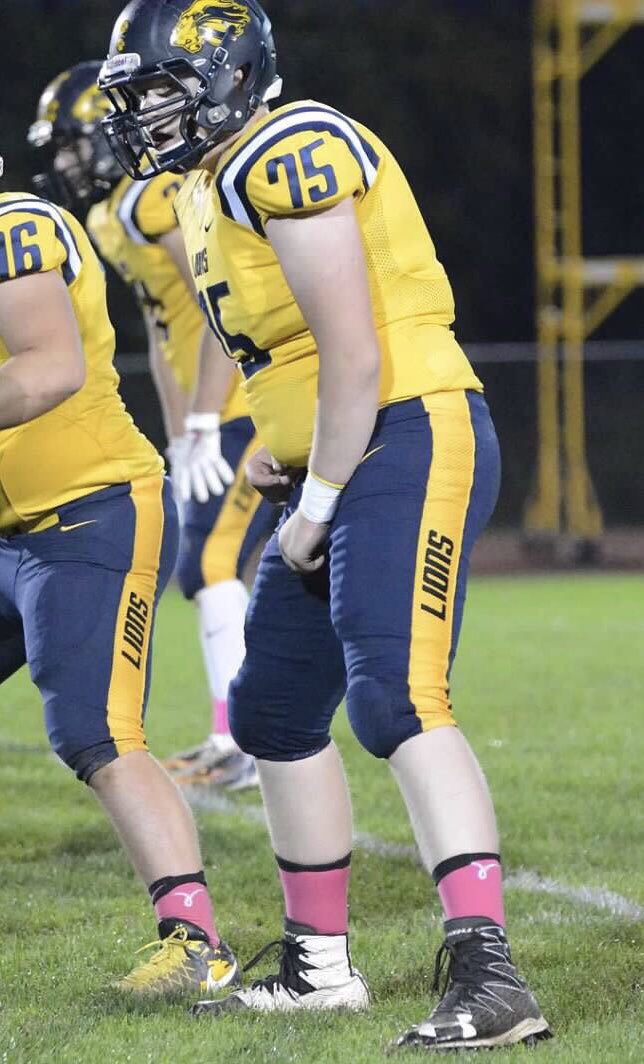 nhs_lionsFB's tweet photo. Itโs an all you can eat with the OL! With 4 starters returning and 3 rising underclassmen this group will look to lead the way in 2018 once again. #Heavypackage #runtheball #poundit #tophertaylor #johnmangan #charlesbray #connerfizgerald #danflavin #zachgriffiths #charliehoner https://t.co/Maz0xuOuqS