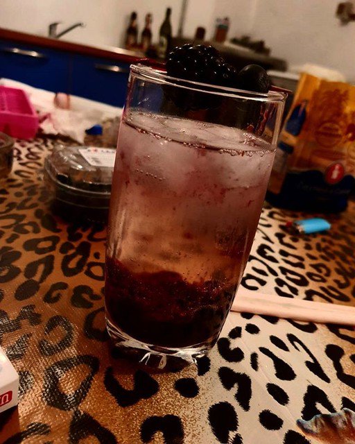 DoYouBonFun's tweet photo. Reposting @mikelabarbierato:
🍹 #drink #drinks #slurp #toptags @top.tags #pub #bar #liquor #yum #yummy #thirst #thirsty #instagood #cocktail https://t.co/eUWQtkzP99