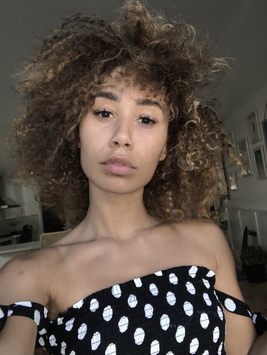 lifeaseva's tweet photo. Me, right now. https://t.co/7FC7lYma7I