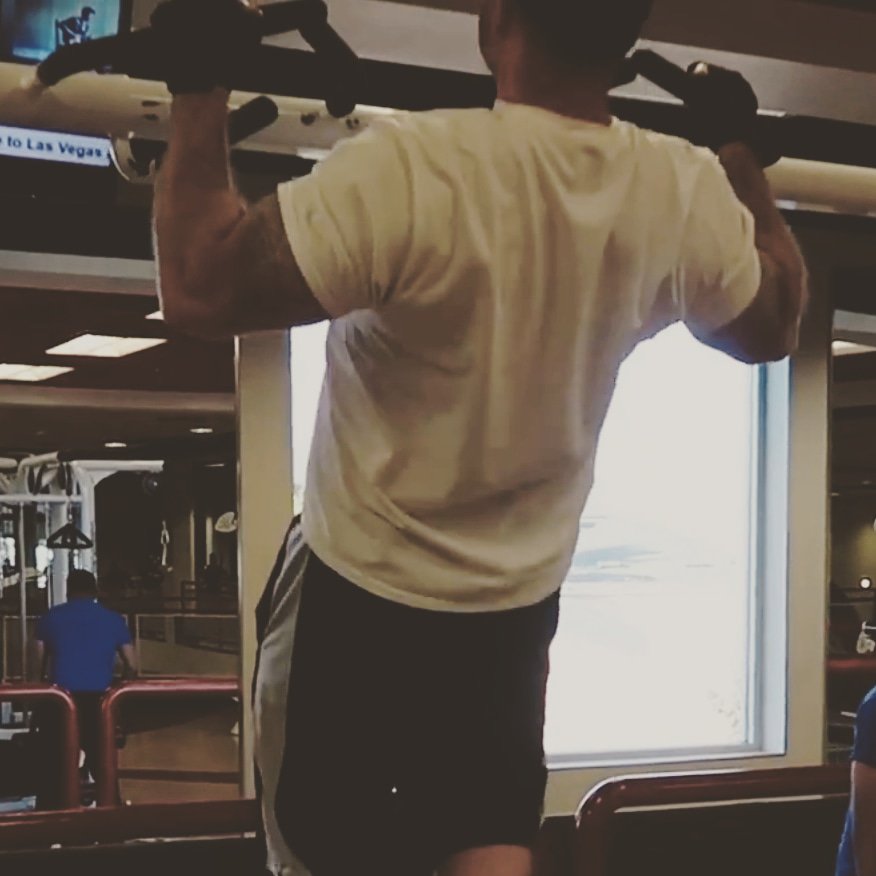 Barnesolona702's tweet photo. Keep your head up! #beastmode #liftbiggetbig #nolabels #nofakeweights #gymlife #trainingday #bodybuilding #focused #stayhungry #eatyourcookies #putanothercookieonit #progressnotperfection #puttinginwork #allnatural #drugfree #doyouevenlift https://t.co/W9fs1tIJHp