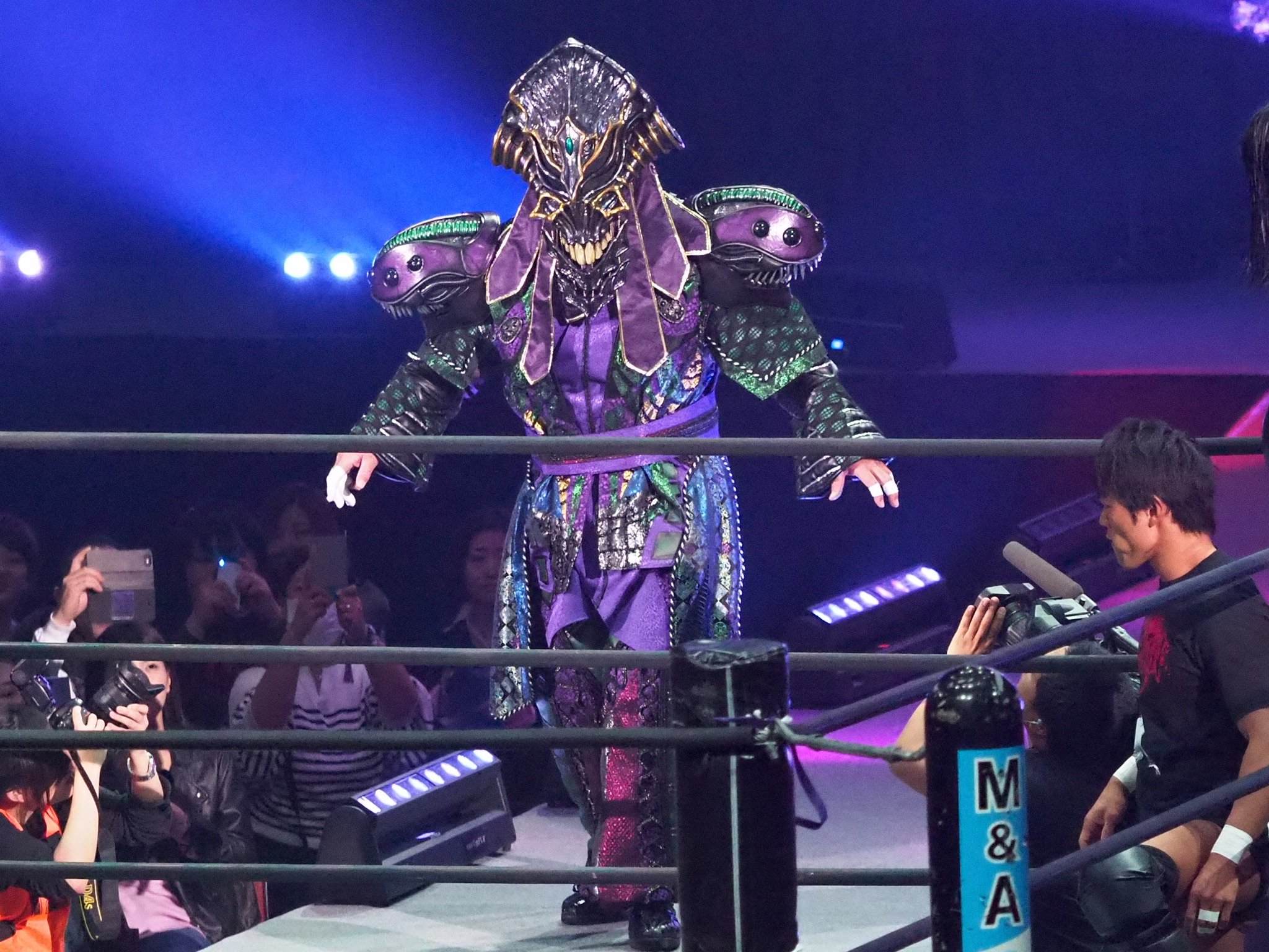 カレーマンさんのツイート Ddtpro 3 25 両国 Judgementddt 第七試合より 愚零闘武多 グレート ムタ 入場 W 1 カレーマンさんのツイート Ddtpro 3 25 両国 Judgementddt 第七試合より 愚零闘武多 グレート ムタ 入場 W 1