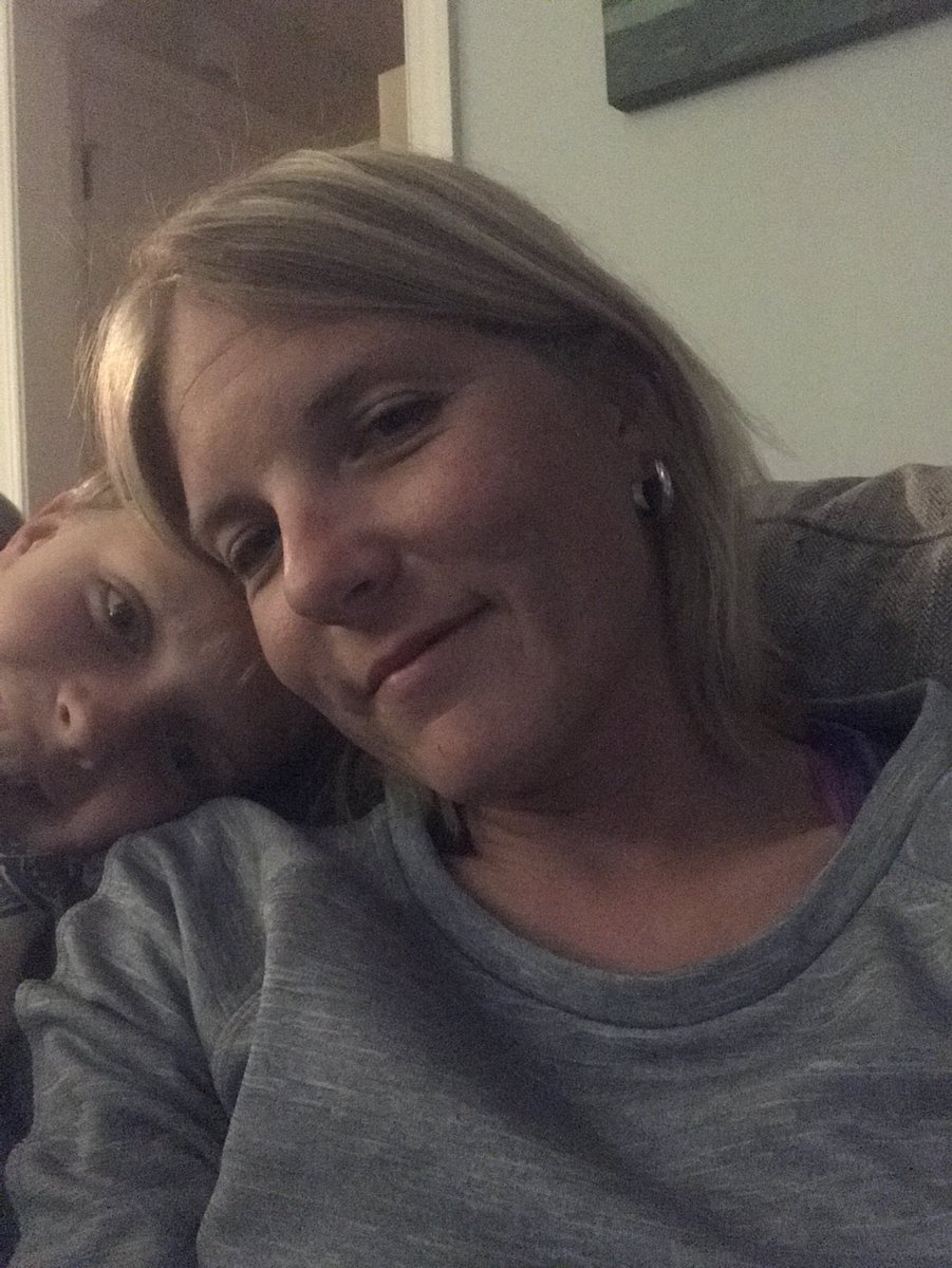 kshelor_3rd's tweet image. It was s gym/walk/cleaning day for me! Enjoyed the new #O2Fitness! Now relaxing on the couch with my favorite boy! #staffwellness #nhcswellness @KariBishopteach  @AndersonElem