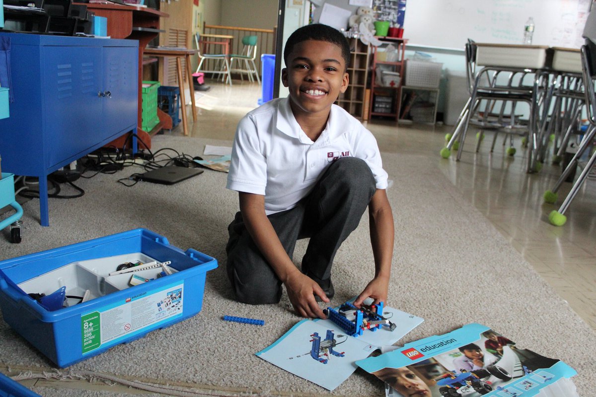 ASCA_Albany's tweet photo. Did you know ASCA is a LEGO Education Academy school? Here are some 4th graders working on simple machines. @RCDASchools https://t.co/XnyoLrOMJF