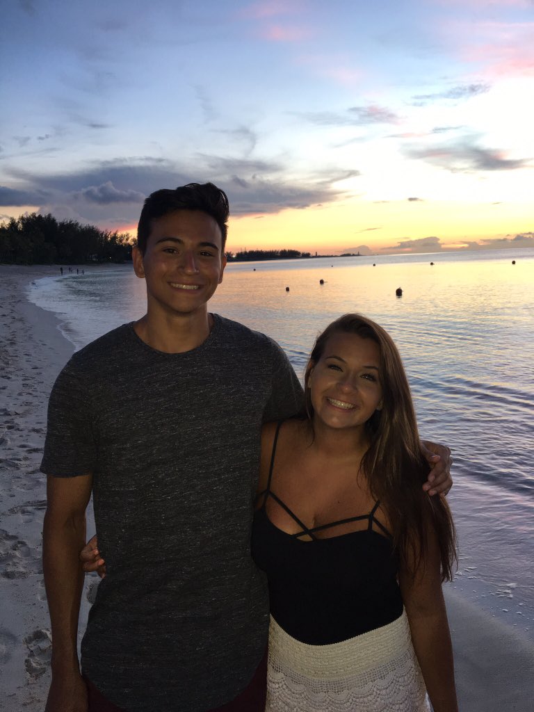 HailleyStender's tweet photo. My personal brand consists of the friendships I value. I love going out and experiencing new things with my friends and those who are closest to me #DCIM353b #TXC17 https://t.co/I2BJfcZlvy