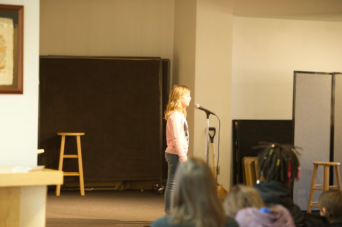 OremLibrary's tweet photo. Timpanogos Storytelling Festival celebrated the 10th Anniversary of the Utahβs Biggest Liars Contest at the library last night and it was a fun night for all! Special thanks to special guest judge and performer Bil Lepp, and all the participants! #TimpFest #BilLepp #OPLPrograms https://t.co/FVnBpApgkV