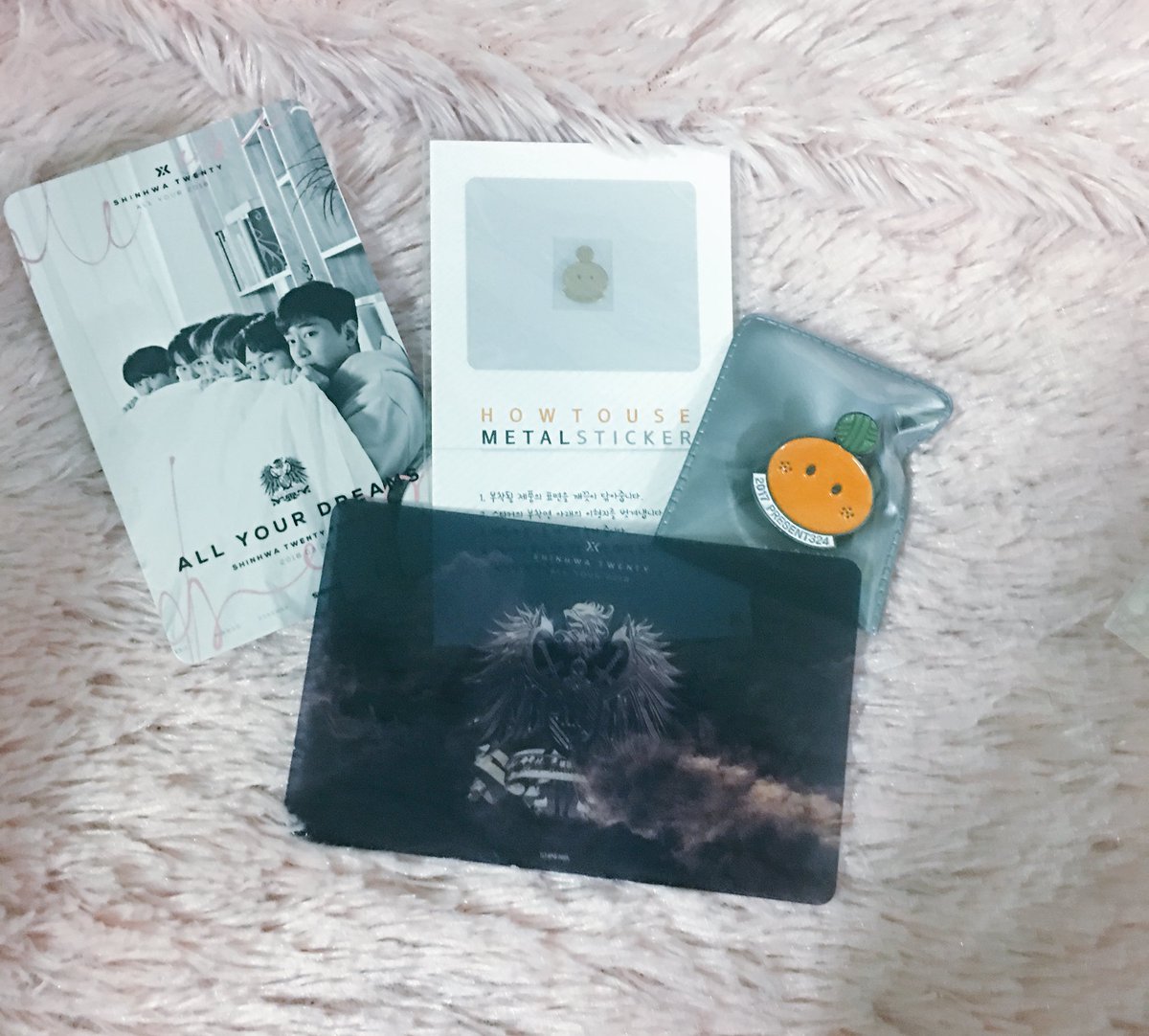 Venus19980324's tweet image. @Present324 
전혀 소소하지 않은 소소한 특전 너무 잘 받았습니다 너무 예뻐요
고생 많으셨습니다 감사합니다🧡