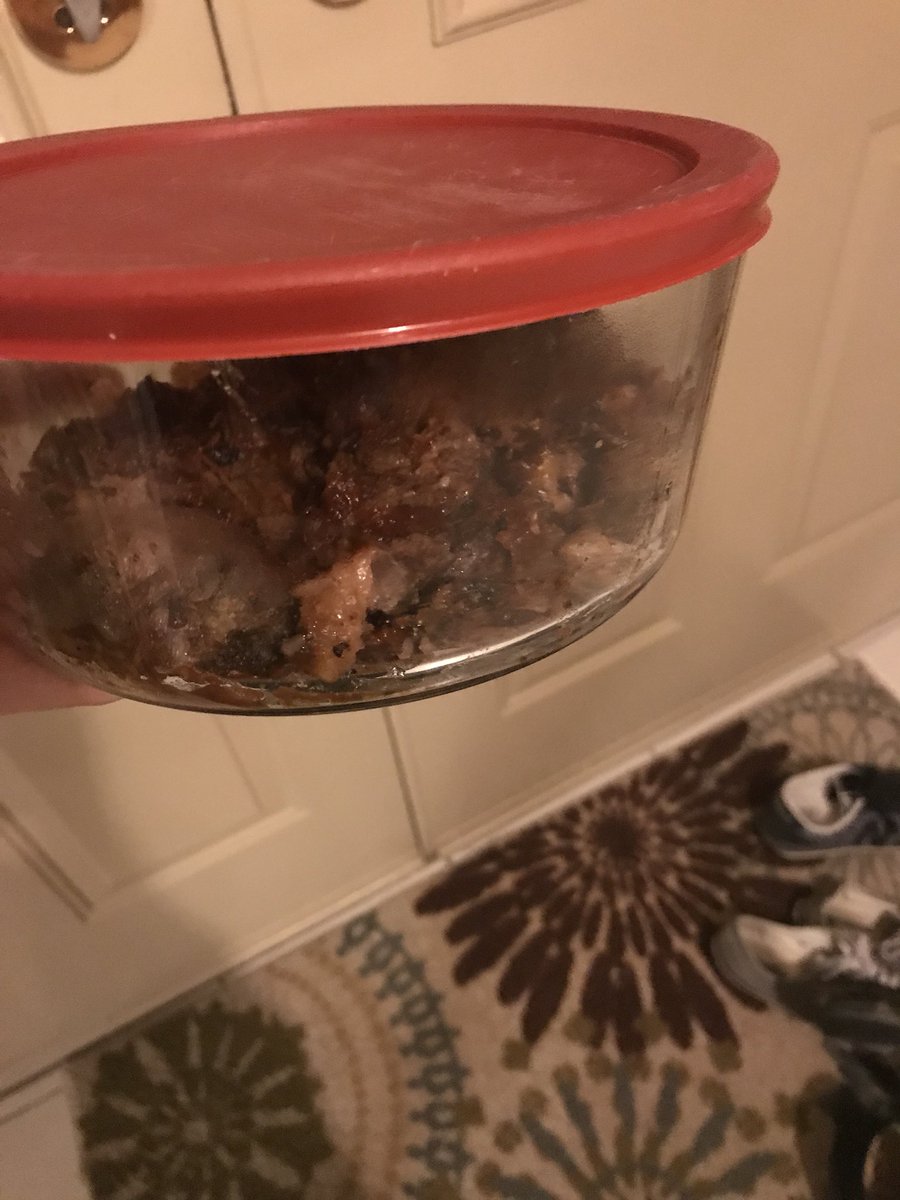 olgiebee's tweet photo. After a great dinner at a local smokehouse, I skipped the styrofoam and popped my leftovers into this reusable container I brought with me  #WasteWeek @WRSusti #CarbonCleanseWR @AETGroup https://t.co/XVnXF5G7uf