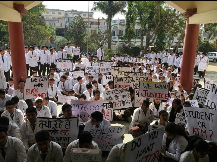 Priya75037225's tweet photo. #doctorsnotbanks https://t.co/Nhzo42e7i4