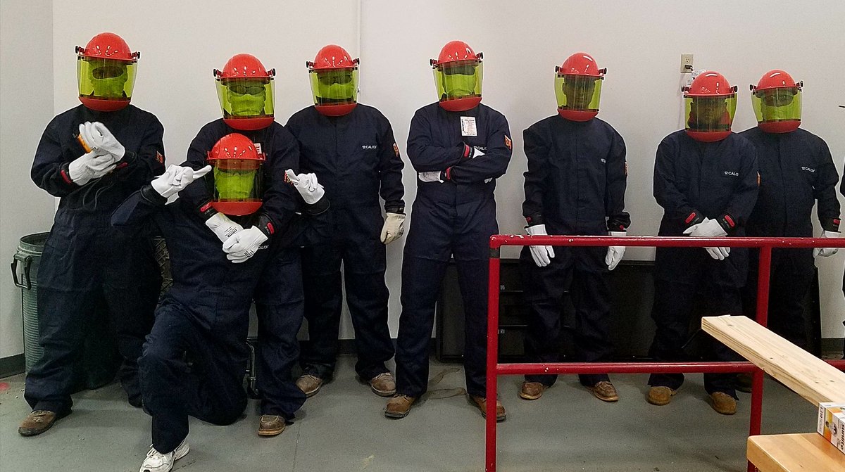 212JATC's tweet photo. Half of the 1st period 3rd yr Test Instruments class all dressed up, taught by Ric Siegel. When it comes to safety & education we don't just talk the talk, we walk the walk!! #NEXGENIBEW #Apprenticeohio #IBEW #NECANET #IBEWLOCAL212 https://t.co/mr4TZ9dfVy