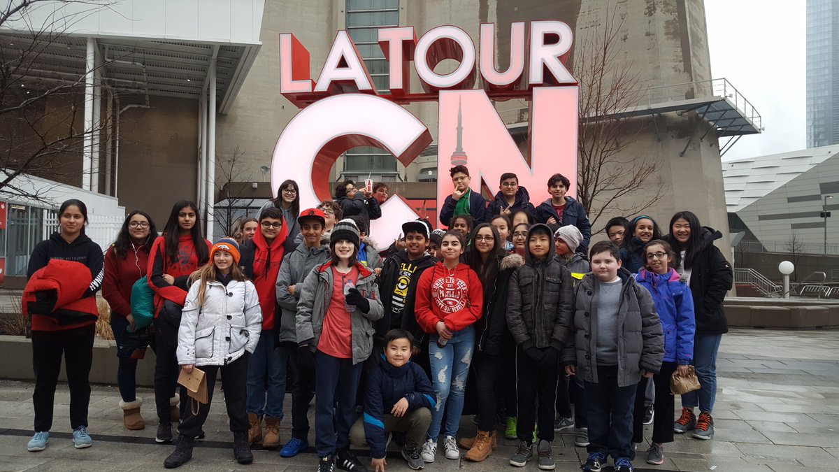 MsDemkowicz's tweet image. Day in the 6ix!

#RaptorsWin
#CNTower 

@Raptors
@TSMSWolfpack 
@thunderwolves98