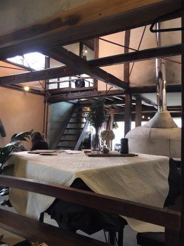 し あ わ せ 信 州 On Twitter 2017年7月にオープンした上田市常田の Kadokko かどっこ 外観は大きな看板もなく入り口は古いアルミサッシで とてもお店には見えないのですが 知る人ぞ知る 今流行りの古民家カフェです Https T Co Wxb0qvtrmm じょう