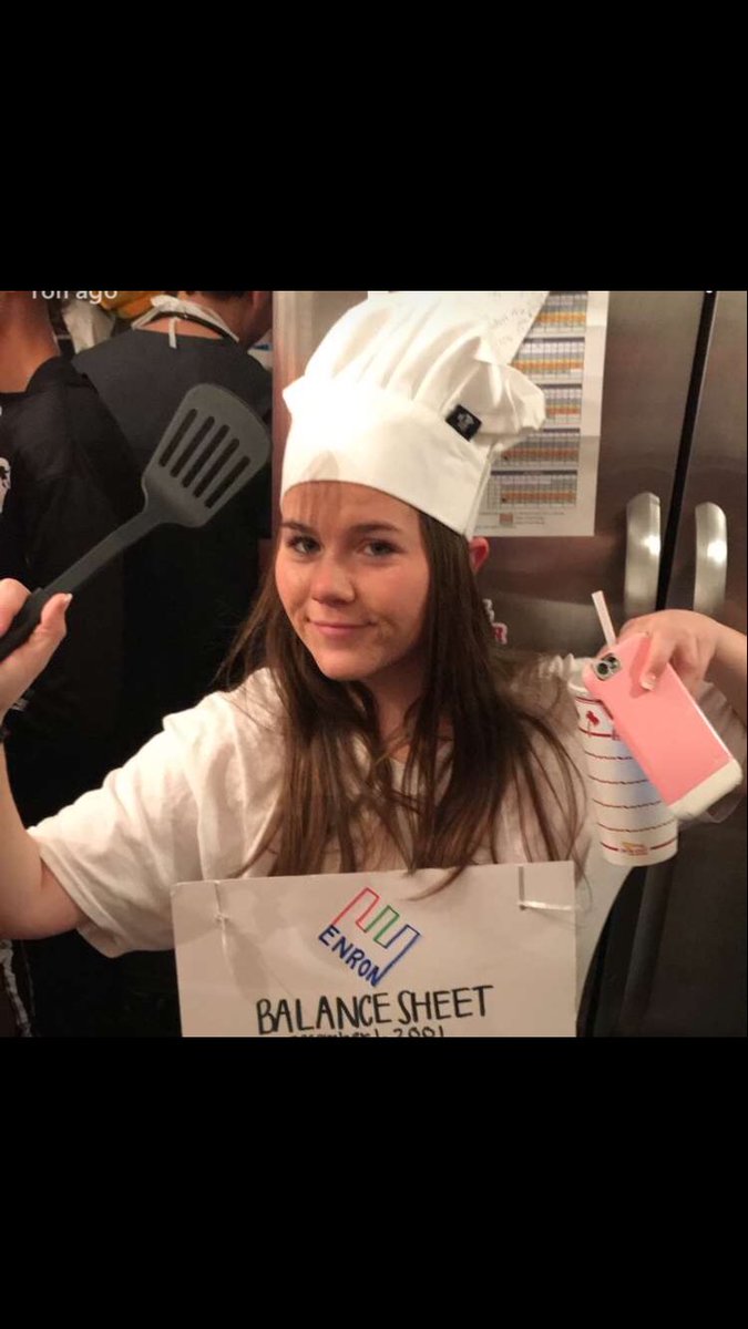 h2odanielle's tweet image. People often ask what I’m doing in my GroupMe profile pic #businessnerd