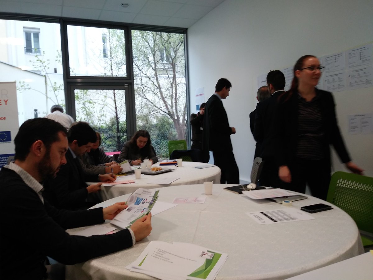 GCotrez's tweet photo. Hier les experts de la  #SilverValleyWeek planchaient sur le projet @Movadom  !  Merci à eux  : -)  #demenagementsenior https://t.co/bdfMygysk8