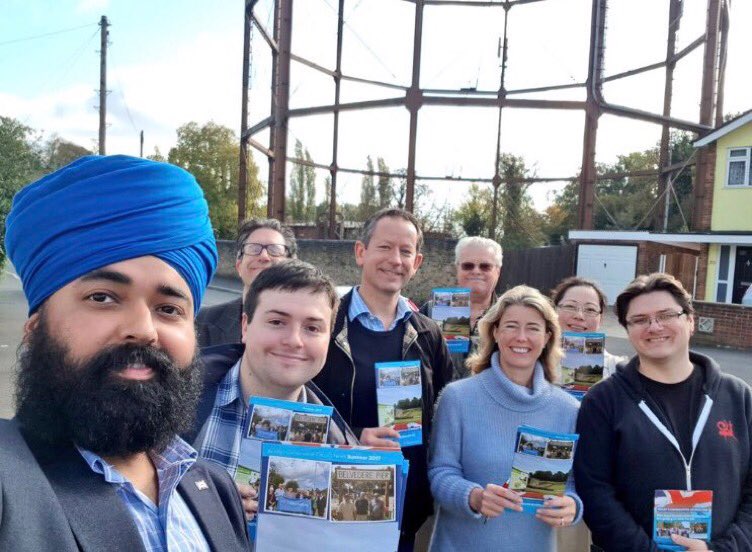 bexleynews's tweet photo. North, South, East or West, rain or shine #Bexley’s Conservative Cllrs are always talking to residents across all of Bexley, and highlighting examples of #investment or projects we’ve delivered for and with residents. #torycanvass #Standingup4Bexley #CommonsenseCouncil https://t.co/fXivN9N2Jz