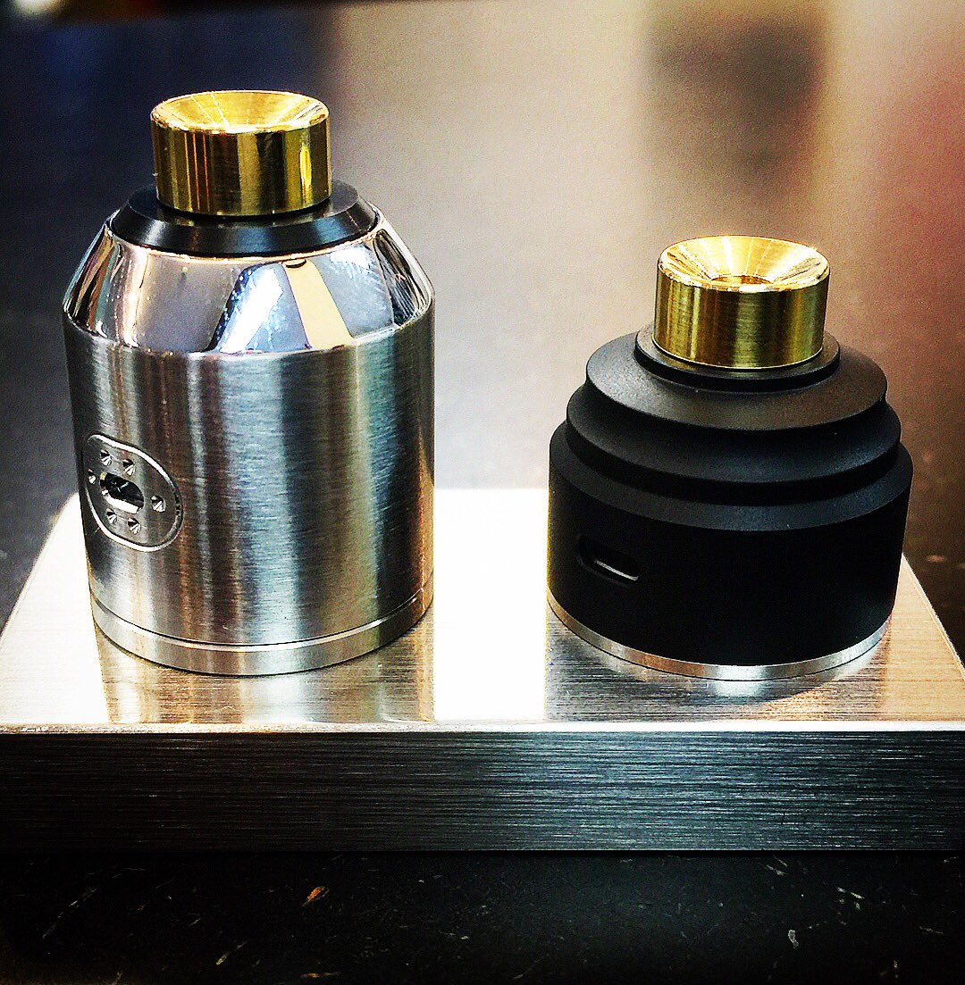 destroyder1218's tweet photo. こんちゃ♪
ハイエンドRDAやハイエンドMODにも似合う510ドリップチップ
ESC『510DT NF brass』
当店も残り��なくなって来たので欲しい方は今すぐNorth店へGO❗️💨
#esc #esmods #gasmods #gr1rda #osiris #vape #vapestagram #ベイプ #北海道#電子タバコ #ベイプ北海道north #ベイホクノース https://t.co/UnOCSwzfxQ