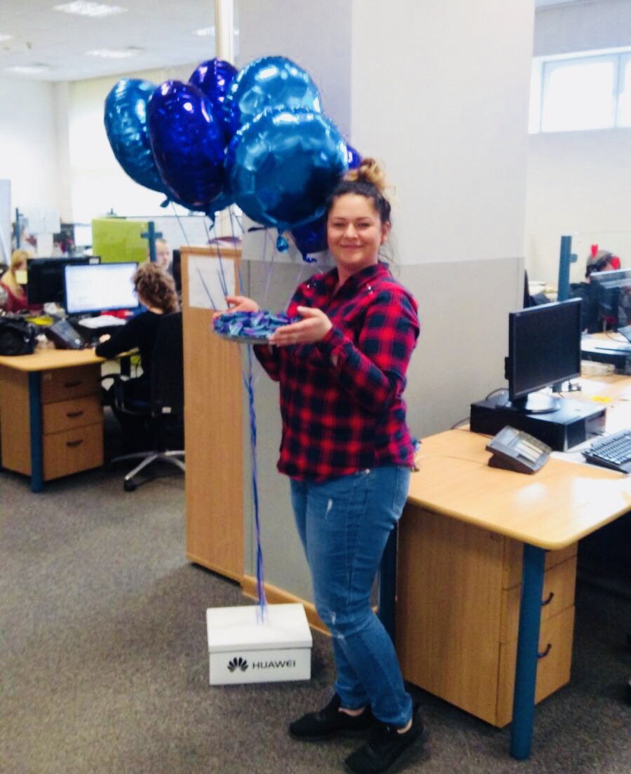 CTauzen's tweet photo. Wczorajsza premiera #Huawei P20 i P20pro w #callcenterkatowice 📱📱
#Orange #orangelove #orangeteam #teamwork #Katowice @CTauzen https://t.co/Wgi3BAV6Nw