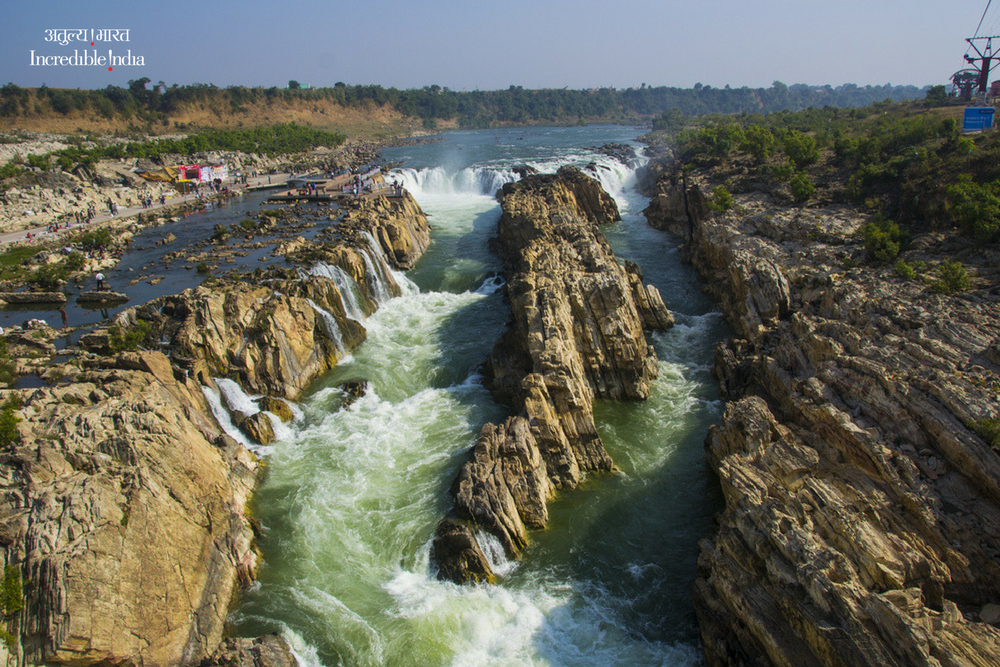 incredibleindia's tweet photo. Listen to the mighty roar of the Dhuandhar Falls. #MadhyaPradesh @MPTourism
@alphonstourism @tourismgoi https://t.co/u7NhDBg0n1