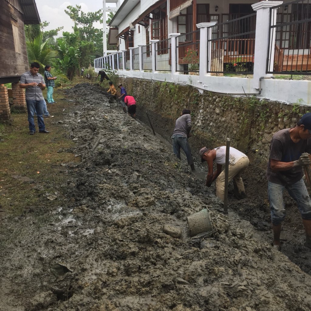 marrindstp's tweet photo. @EkoSandjojo Sudah Pak Menteri #PadatKaryaTunai2018 di Desa Padang Tualang Kec Padang Tualang#KabLangkat_Sumut dalam pemb. keg Normalisasi dan pembersihan saluran Drainase
@jokowi @EkoSandjojo @taufikmadjid71 @anwsanusi @FahriLabado @arwani_p3md @tppindonesia @TPPISUMUT @KemenDesa https://t.co/isSNZxmy41
