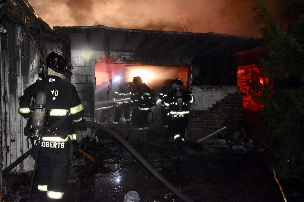 IFD_NEWS's tweet photo. 25 minutes to mark under control with heavy fire damage in single story residence. #AggressiveAttack https://t.co/VBiN8QwJiJ