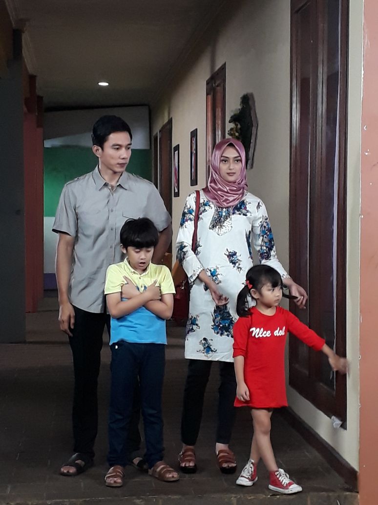 JagarSilaen's tweet image. Siang ini KARMA The Series &quot;HUBUNGAN TAMPA STATUS&quot; 
jam 11:30 di ANTV 
Cast: 
1. CHICO RADELLA @chico_radella 
2. RASIDA ATIQOH @rasida_atiqoh 
@bentukmanagement 
@bentukmanagement2 
@agungsaputrabm 
@antv_official 
@mvpindonesia 
#karmatheseries #antvkeren  #multivisionplus
