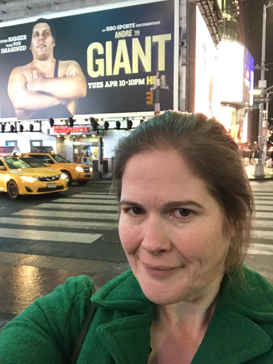 JetSetGypsy74's tweet image. City fun. Work in Jersey in 4 hours. #illsleepwhenimdead #thecity