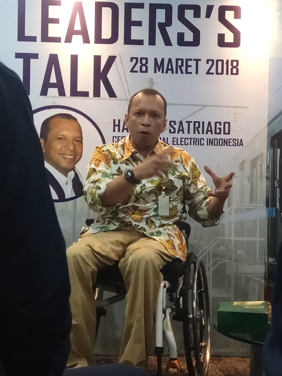 saturoynababan's tweet photo. Thank you Pak @HandryGE for coming to our office @mrtjakarta https://t.co/9rZrveAUCl