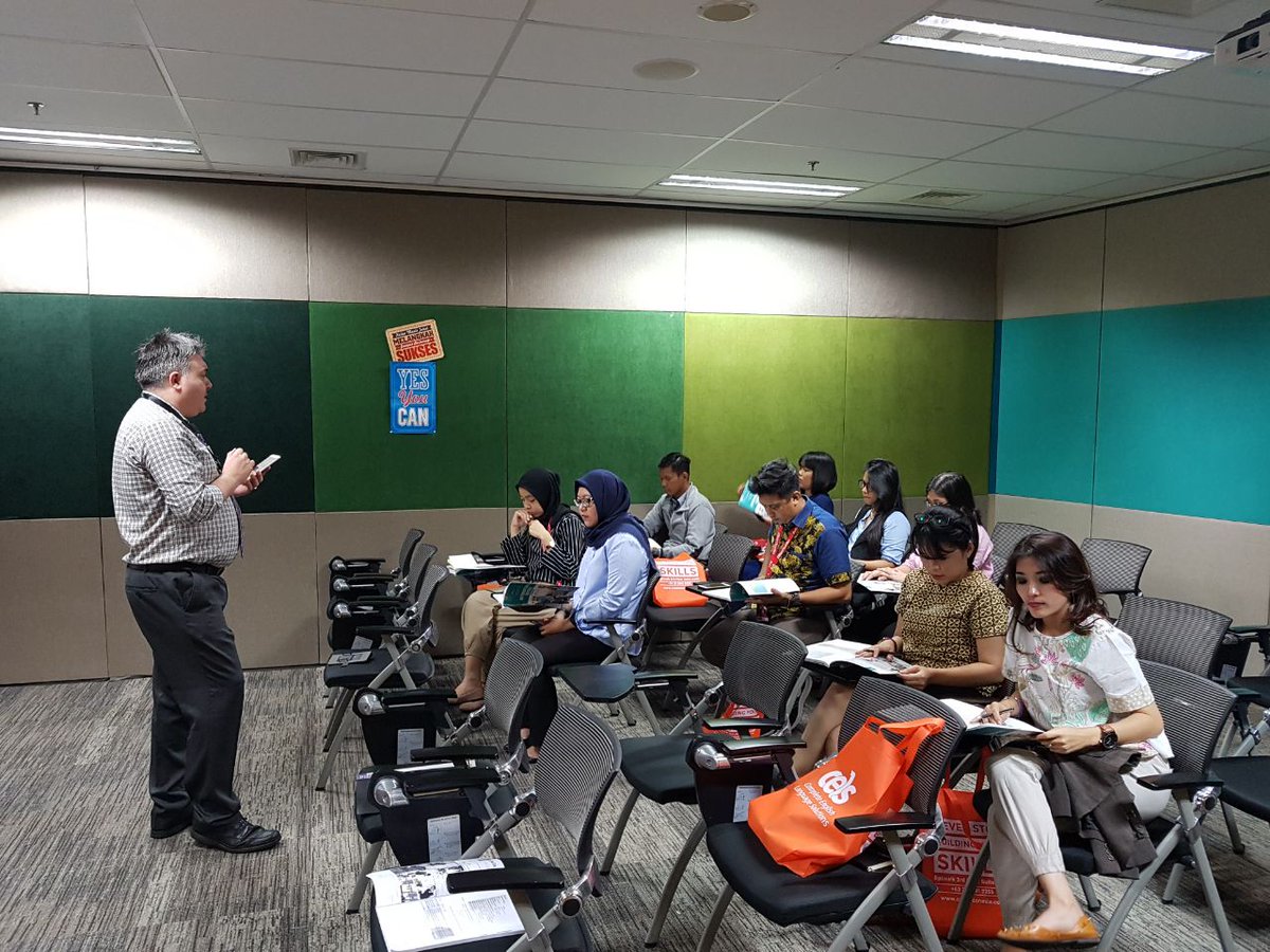 cels_indonesia's tweet photo. Our teachers in action! Have a look at how Mr. Arie, Mr. Simon, Ms. Roswita and Ms. Evelyn handling our clients' first class 😉

#CELSIndonesia #CELSClass #KelasBahasaInggris #InHouseTraining #Jakarta #Indonesia #CorporateLanguageTraining https://t.co/iDKoQiYLpw