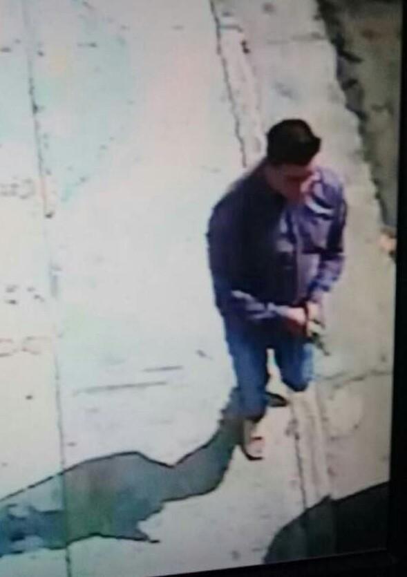 SeguridadSDNB's tweet photo. Hoy #27Mar este sujeto robo en varios locales comerciales de San Diego. Se desplazaba con, al menos un cómplice más en un Fiat Palio Verde Claro. Pendientes también en otros municipios. Si logran identificarlo, favor avisar a las autoridades. https://t.co/dyDtseVI1w