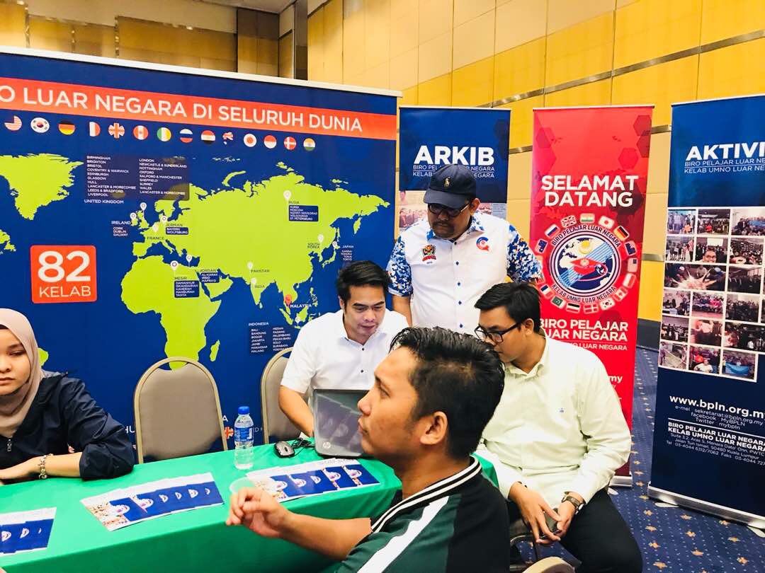 ibdil's tweet photo. Jom kunjungi booth @MyBPLN di Karnival Pendidikan Kerjaya Putrajaya hari ini dan esok di Dewan Sri Siantan, Kompleks Perbadanan Putrajaya! @reezalmerican72 @TengkuAdnanReal 😎#BPLN https://t.co/8XHrQFyhDo