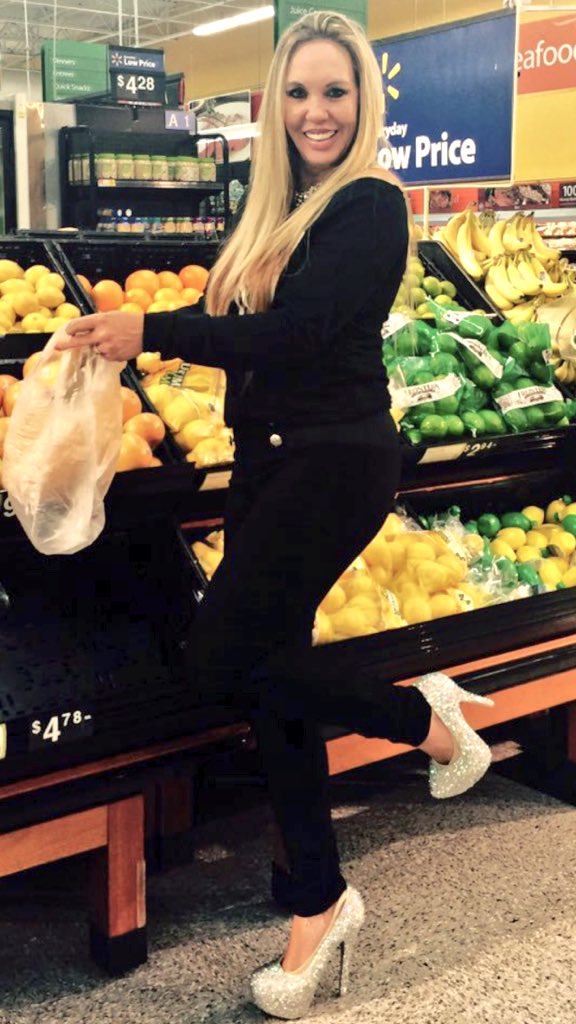 KyleiJo's tweet photo. @erikajayne I ♥️ your outfits always stunning 🔮. My small town with my mom #walmart #BlingFur https://t.co/xiW8ztZdoP