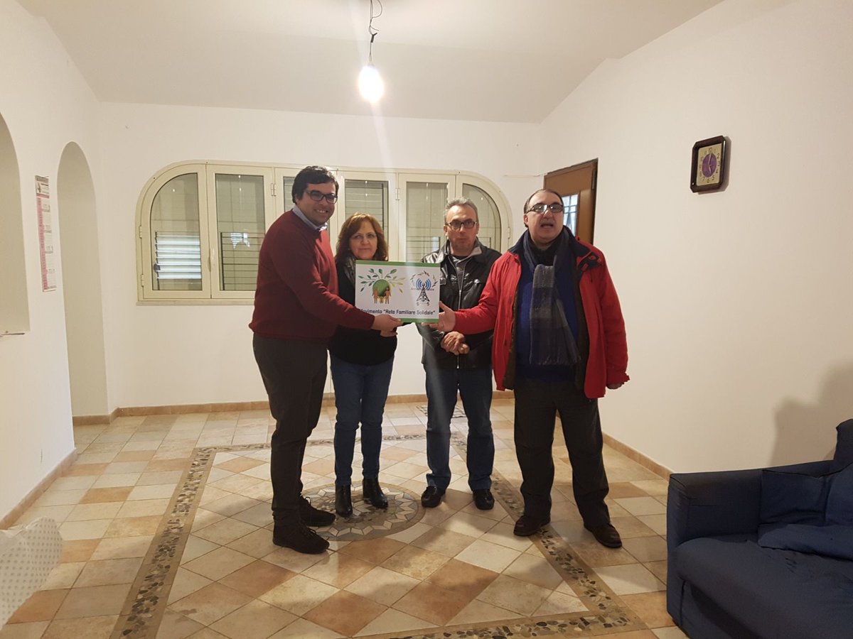 LeonardoCanto1's tweet photo. Inaugurato Domenica ed aperto Martedì mattina e Mercoledì pomeriggio lo sportello ascolto nella villa confiscata di Via Oreste Lo Valvo 31 👍 https://t.co/c8EaJiQpXQ