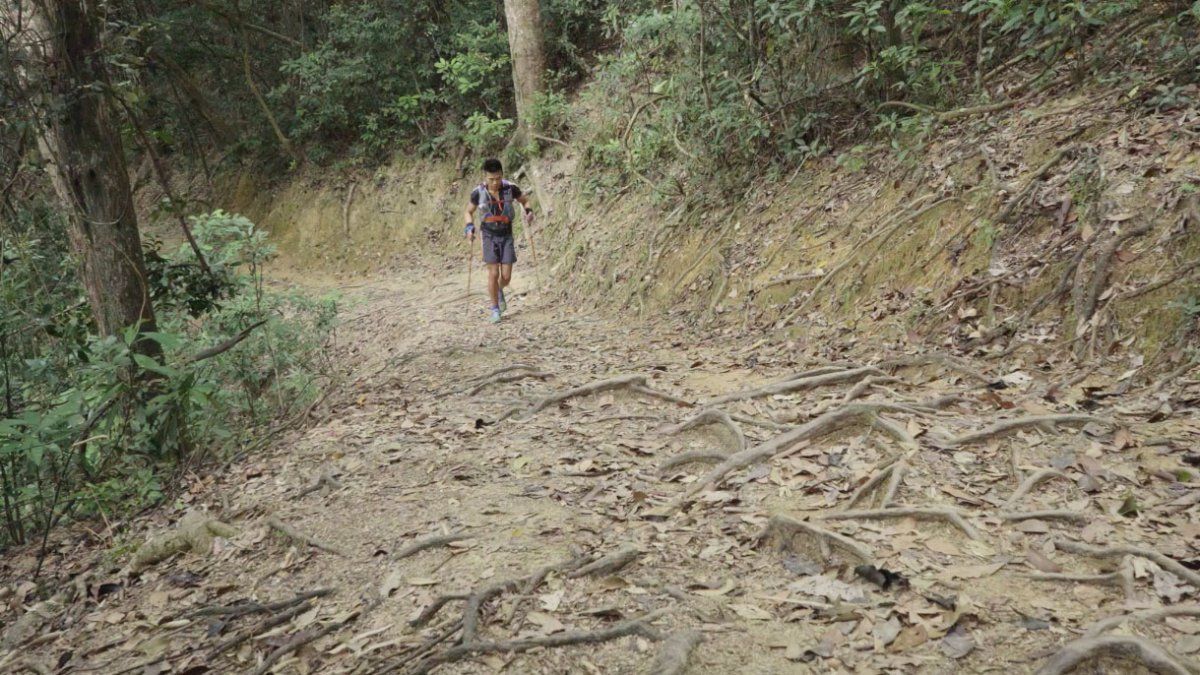 outsidemagazine's tweet image. No race fees, no prizes, no medals—and no pats on the back for being super awesome. bit.ly/2pNC9GD