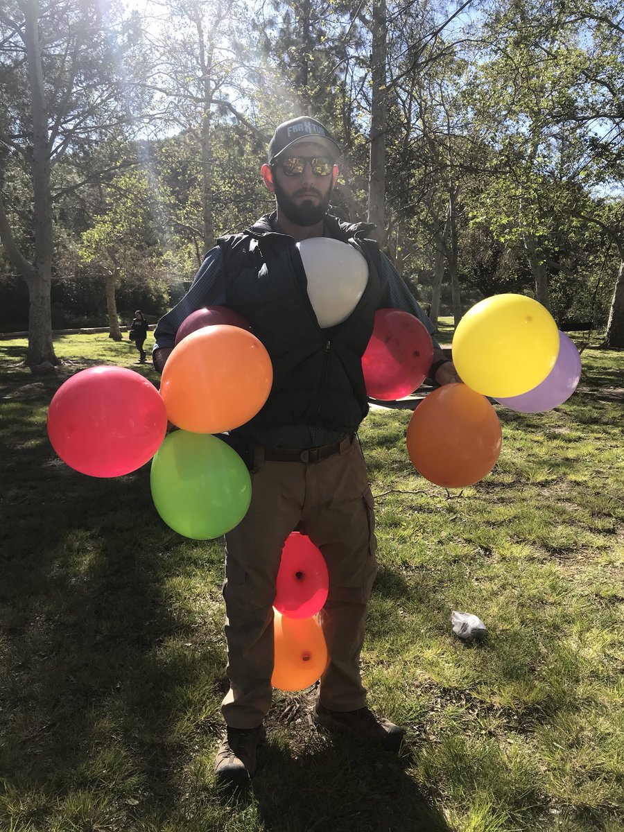 tikiterrors's tweet image. Day 19... You’ll float, too 🎈
#setfun #setlife #filmfamily #onlocation #director #directorslife #producer #producerslife