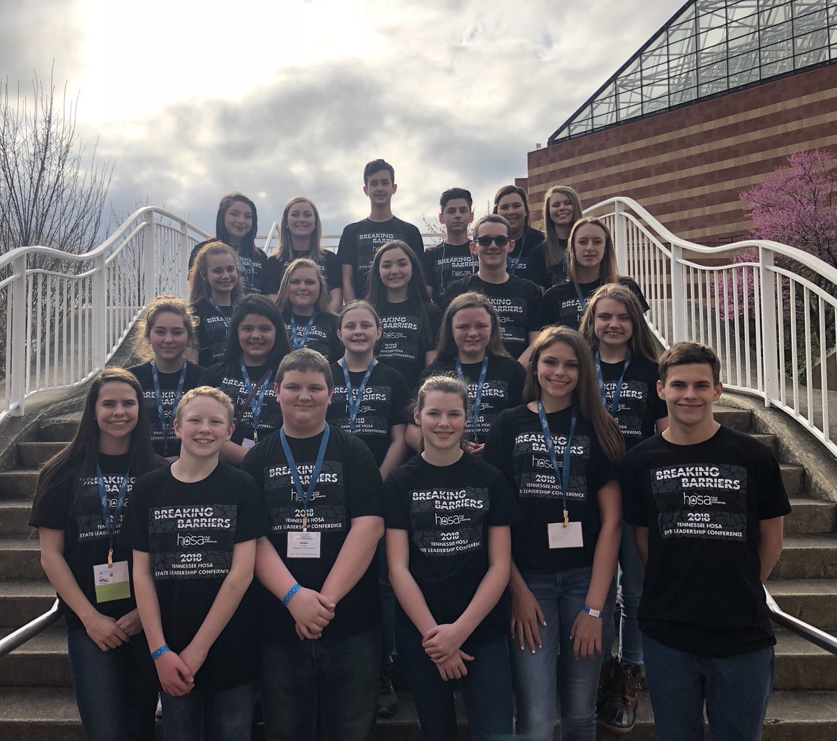 mrsparsons_hus's tweet photo. Hampshire HOSA enjoying a night at the aquarium🐠🦈 #TNHOSASLC18 @tnhosa @HampshireUnit @MauryCoSchools https://t.co/Lt729HGlgq
