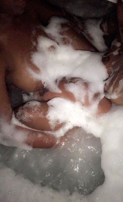 NO FACE NO CASE💦 https://t.co/206SSx42cC<a href="/tag/blackowned"class="tags"><span>#blackowned</span></a><a href="/tag/smallbusinesssaturday"class="tags"><span>#smallbusinesssaturday</span></a><a href="/tag/chicagoba"class="tags"><span>#chicagoba</span></a>