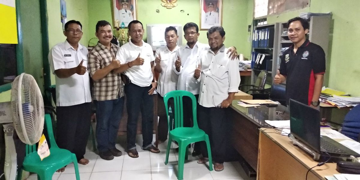 irawan_biham's tweet photo. Pemutakhiran data desa dansosialisasi padat karya tunai
#TPPIBanten 
#TPPISERANG
#PadatKaryaTunai2018 
@jokowi
@EkoSandjojo 
@taufikmadjid71 
@Dwirahmanto234 https://t.co/Q9RV1GKV8p