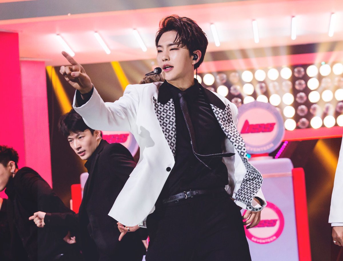 _tillthetop's tweet photo. 쏘핫 쏘큐트 https://t.co/p2y3RC4sqb