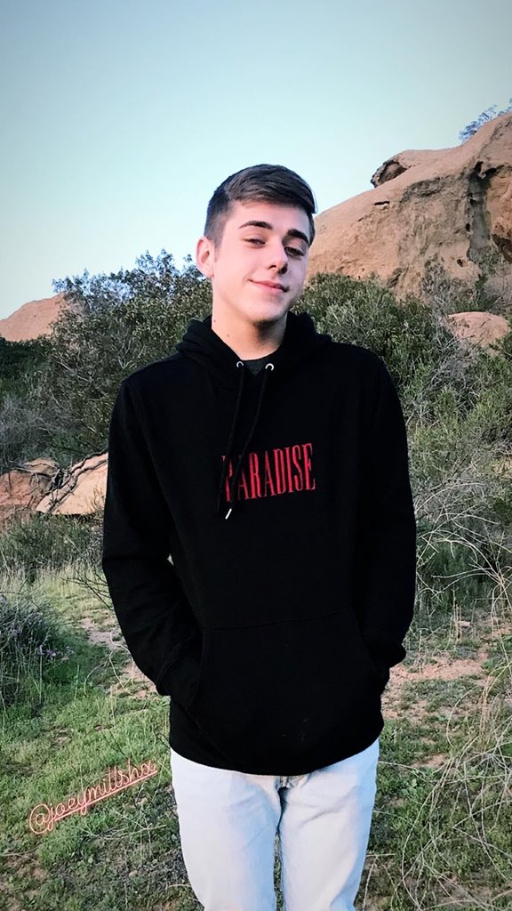 haribori__'s tweet photo. God, He is just stunning😙 @joeymillsxxx

▶via @liamrileycb 's insta story 'liamrileycb'
Thank you for taking pic🙏🙏 https://t.co/vOqsrTDnUb